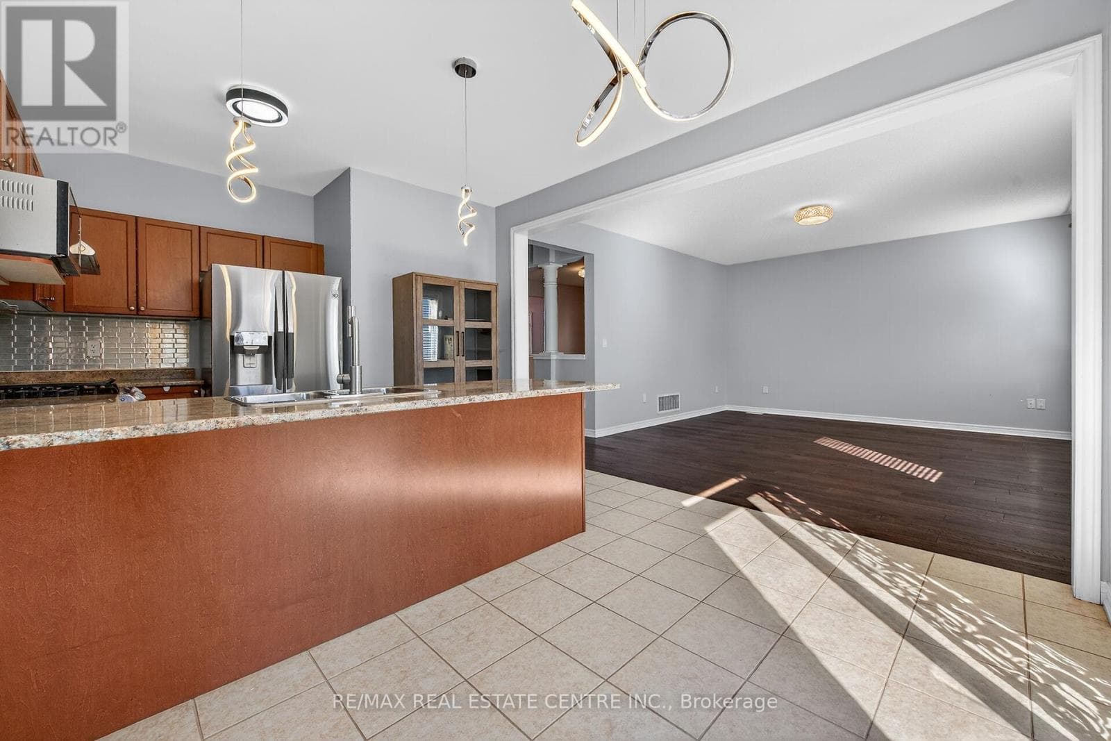 244 RAYMOND ROAD photo 4