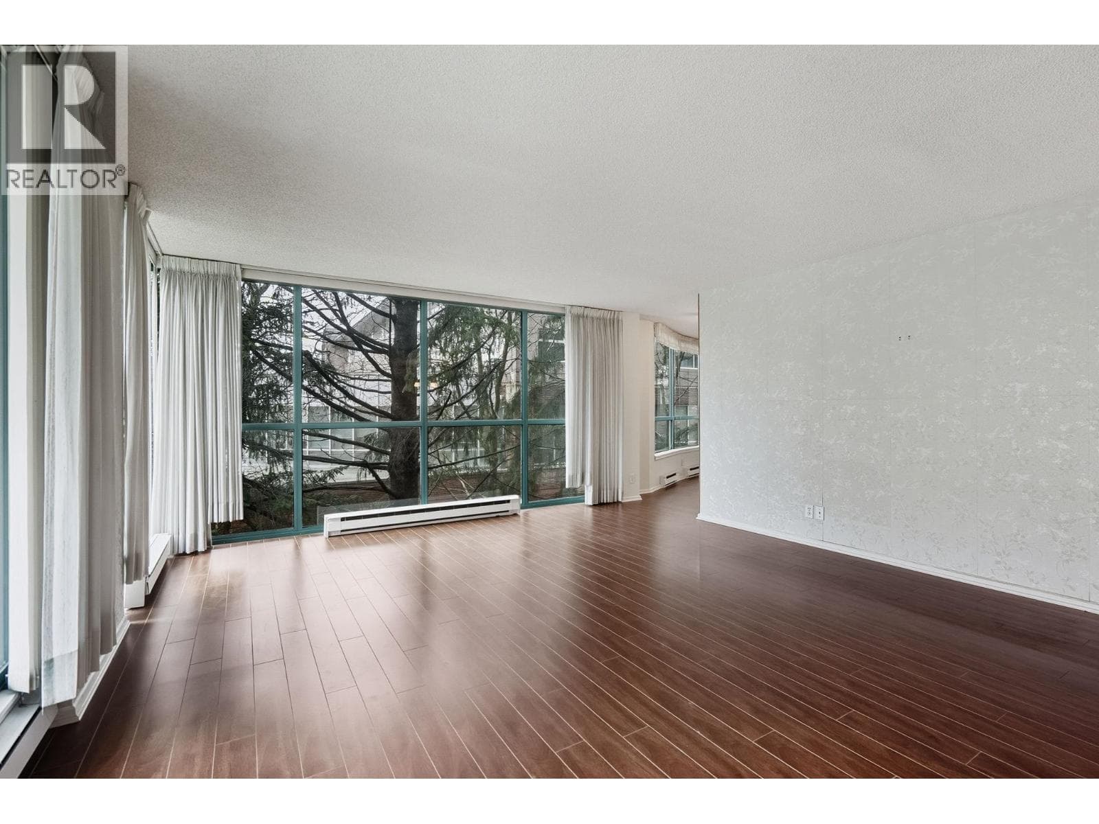 305 8811 LANSDOWNE ROAD photo 4