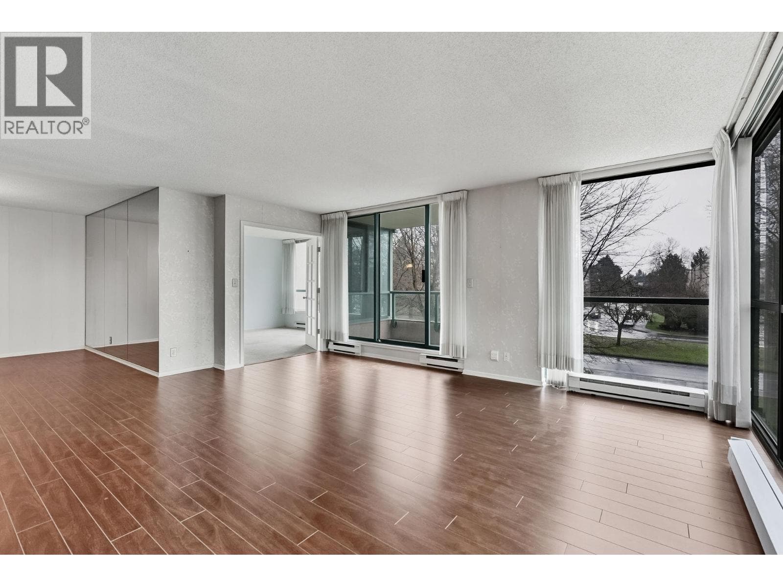 305 8811 LANSDOWNE ROAD photo 5