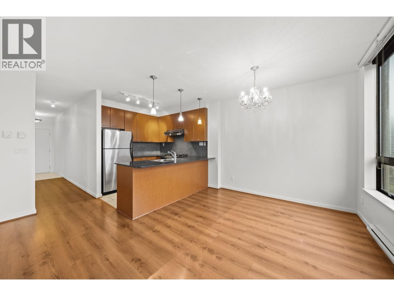 609 7138 COLLIER STREET photo 5