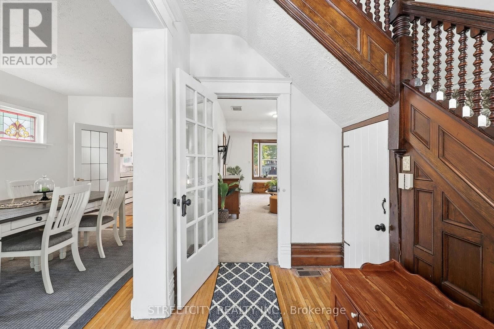 8 BELLEVUE AVENUE photo 2