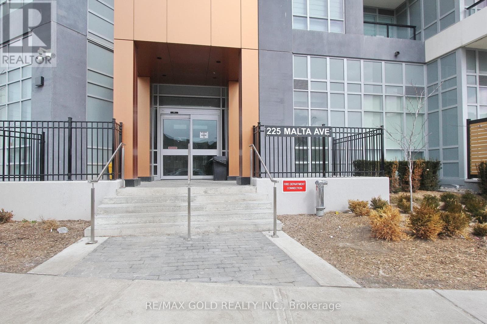 1401 - 225 MALTA AVENUE photo 2