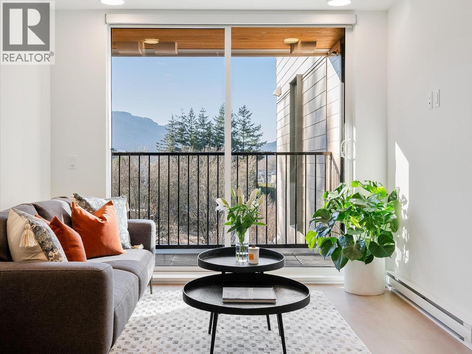2 bed 1 bath single family at 502 37994 SECOND AVENUE — $599,000