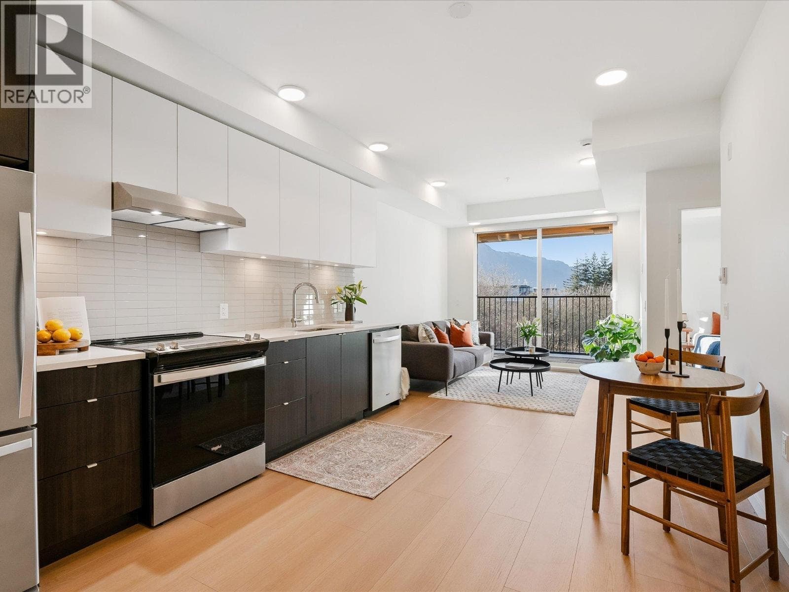 502 37994 SECOND AVENUE photo 3