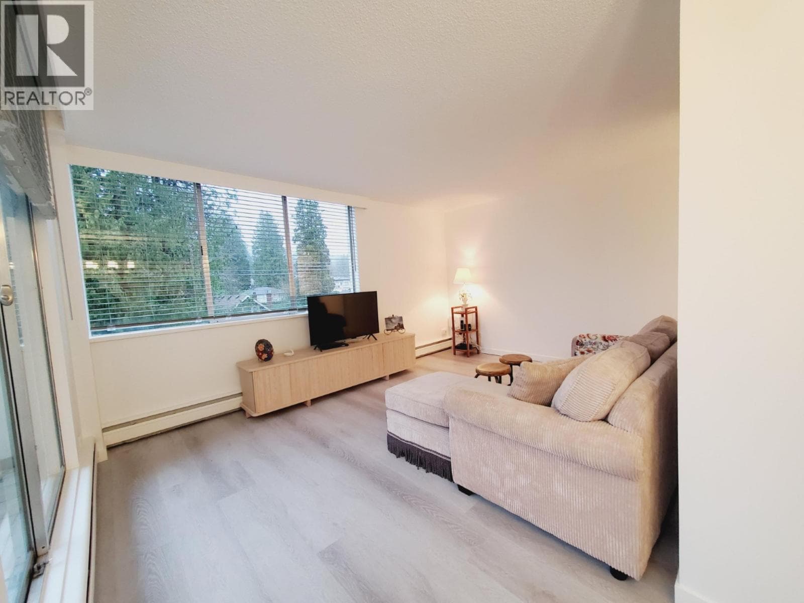 503 1785 ESQUIMALT AVENUE photo 3