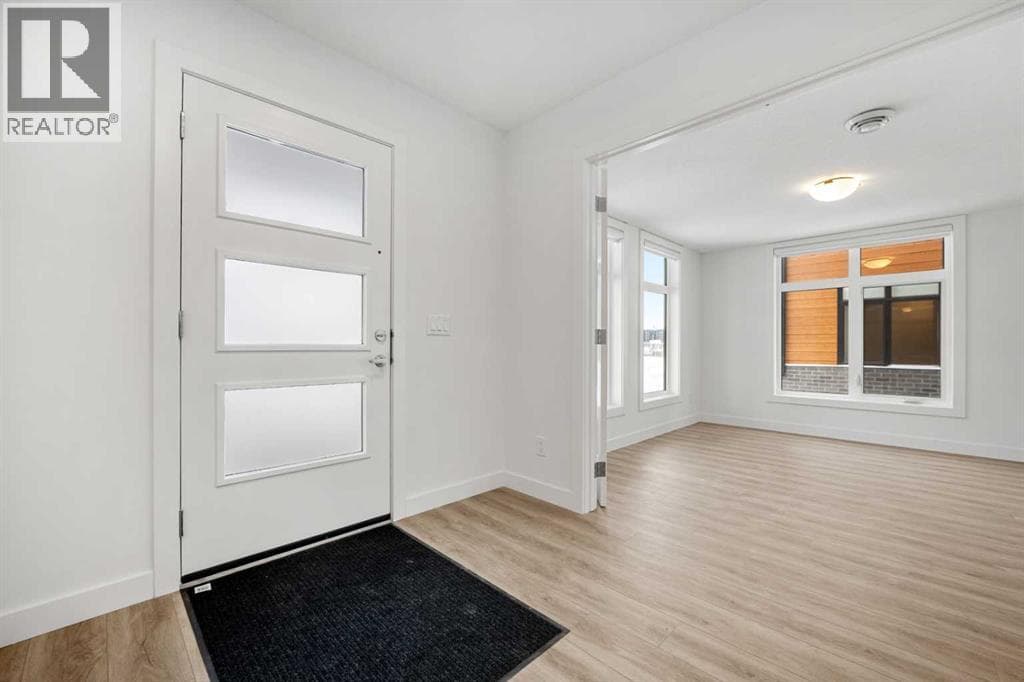 8323 8 Avenue SW — photo 3