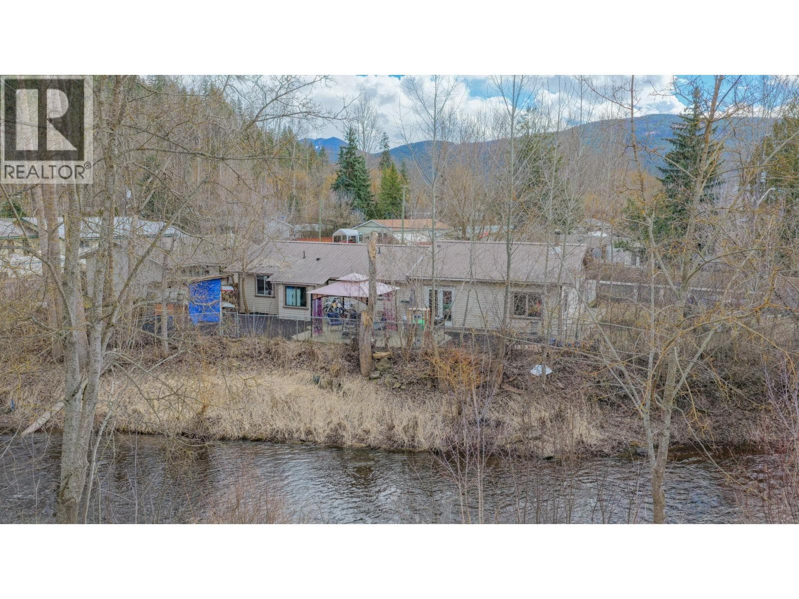1775 Maple Street photo 2