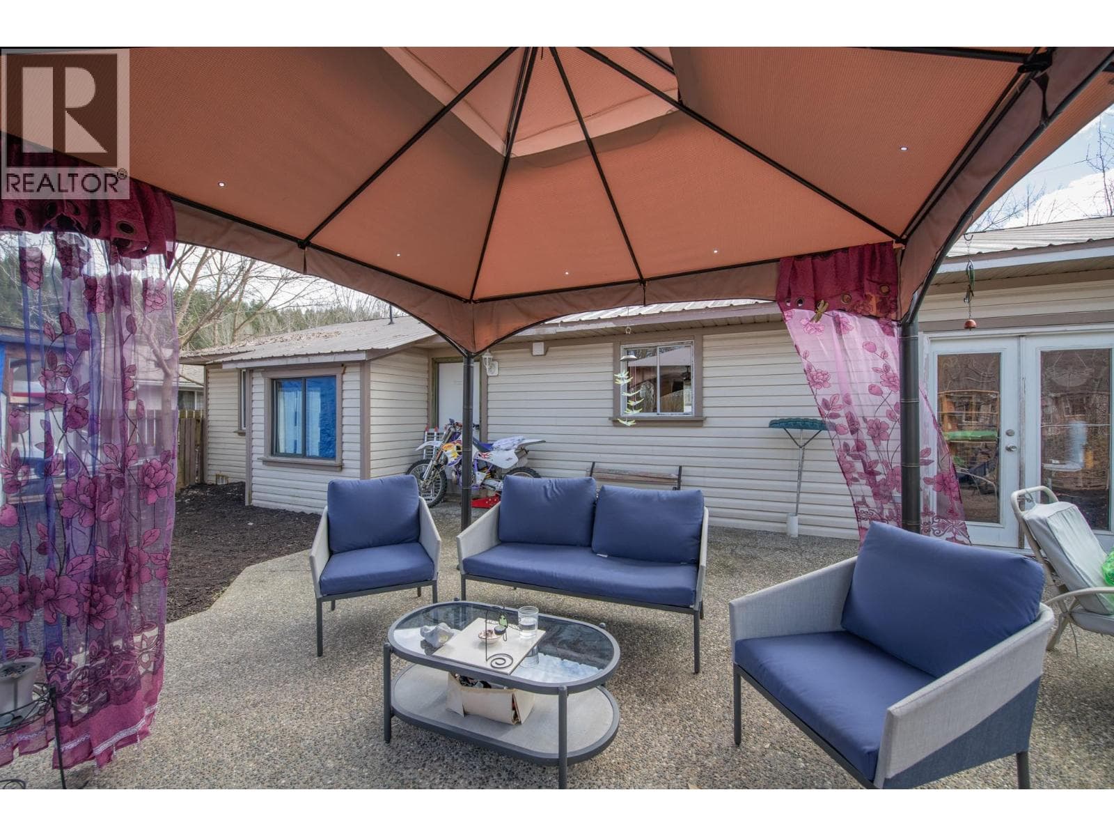 1775 Maple Street photo 3