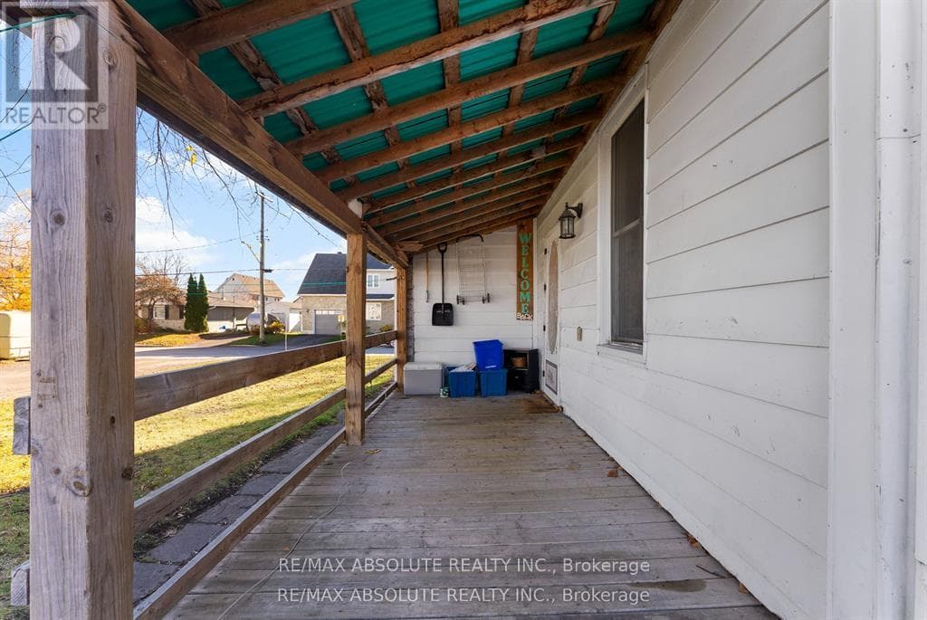27 MACDONALD STREET S photo 4