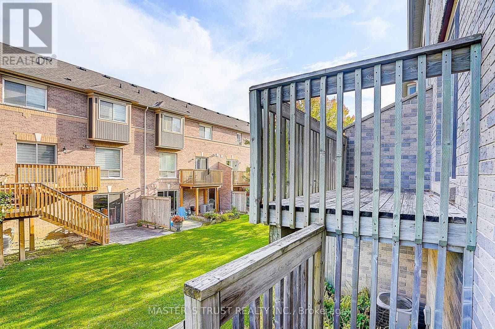 48 - 5535 GLEN ERIN DRIVE photo 4