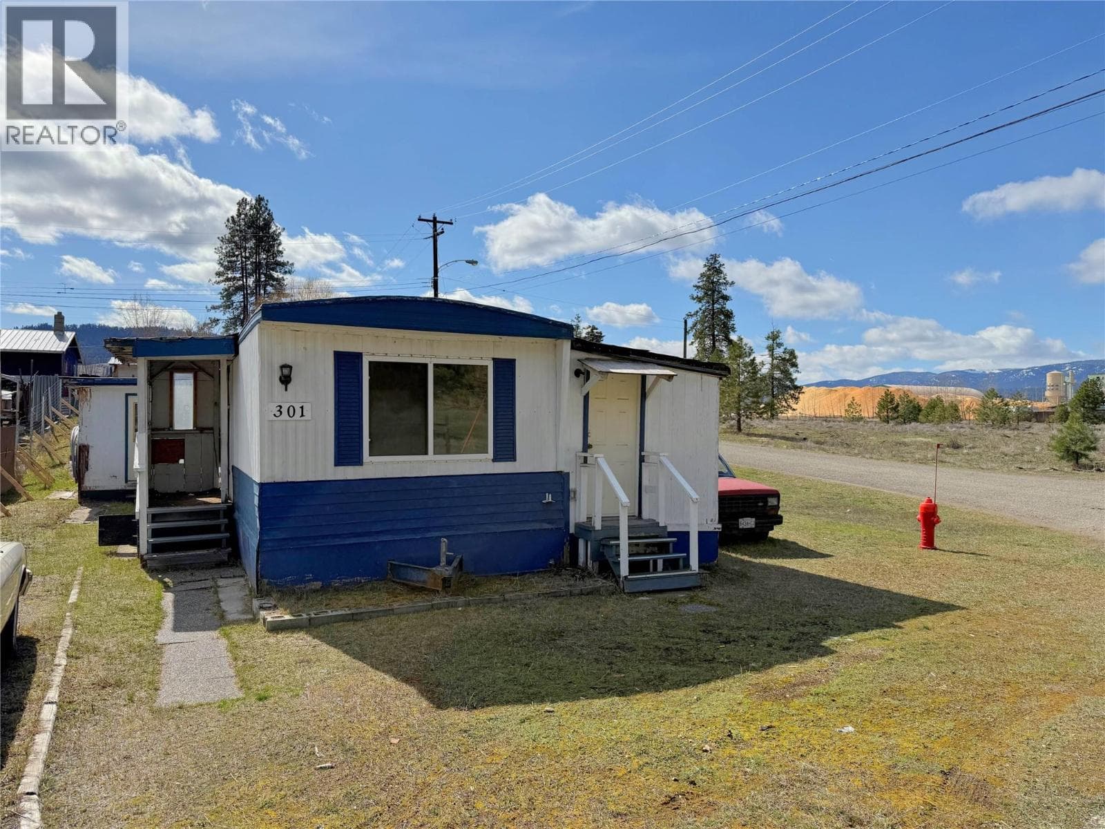 3 bed 1 bath single family at 301 9th Avenue — $119,000