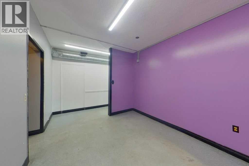 215 Broadway Avenue E — photo 5