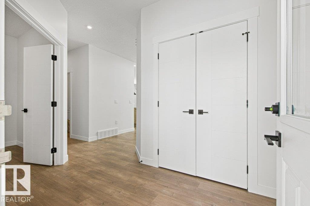 5018 53 AV — photo 3