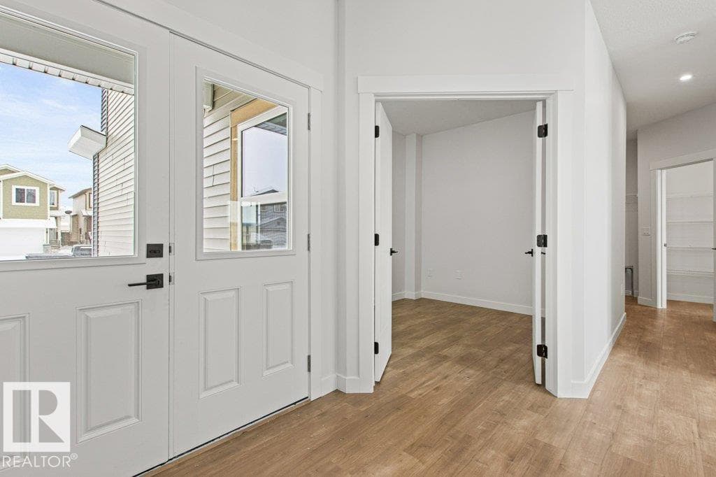 5018 53 AV — photo 4