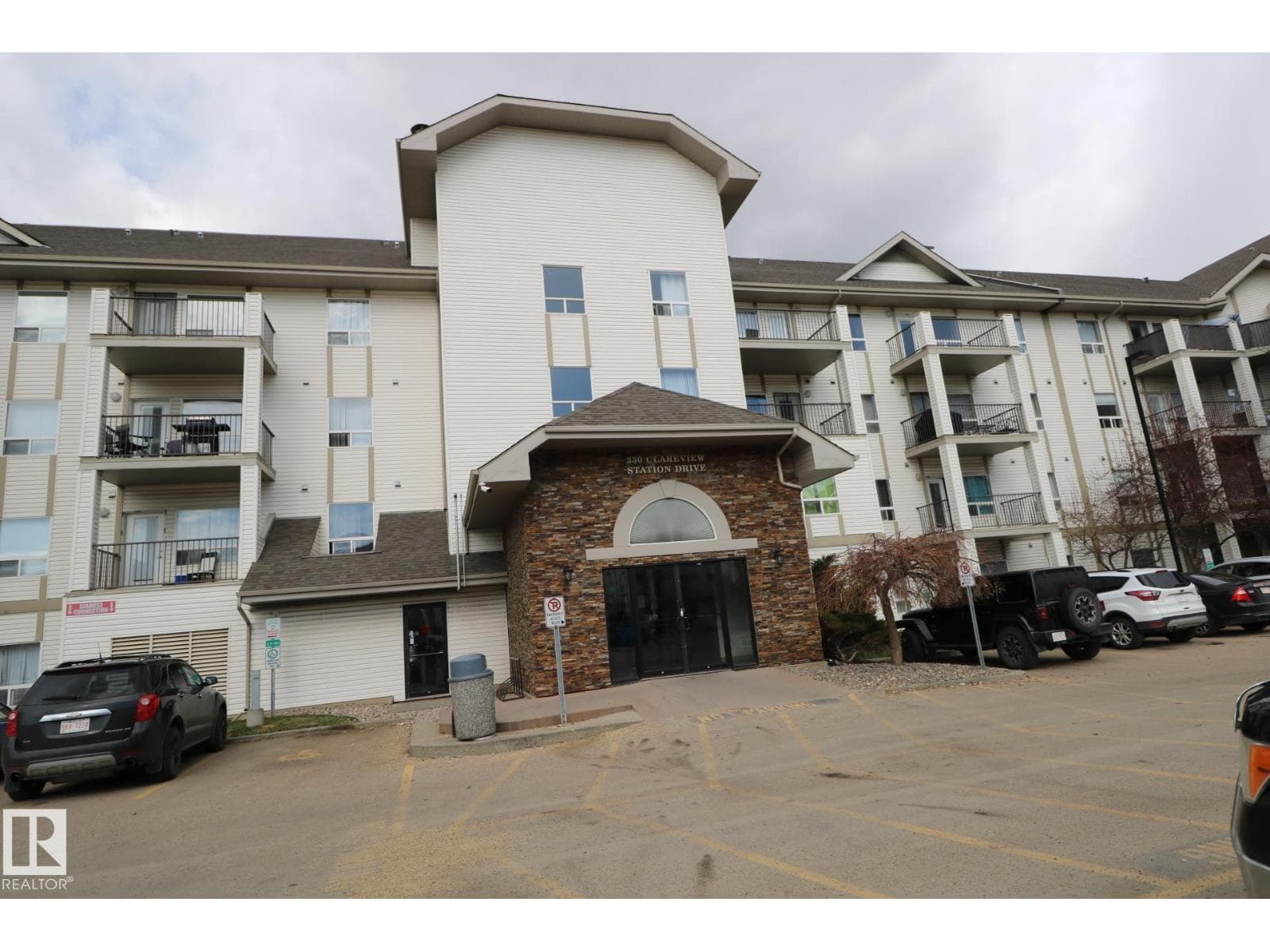 #1204 330 CLAREVIEW STATION DR NW photo 2