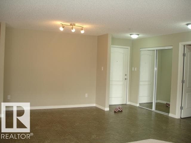 #1204 330 CLAREVIEW STATION DR NW photo 5