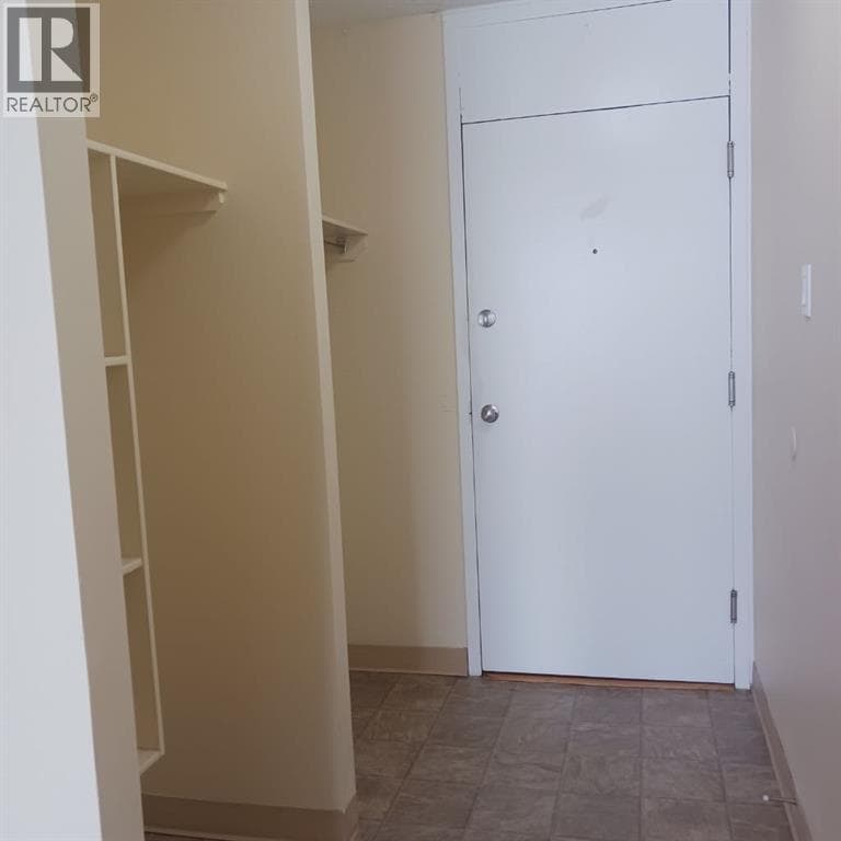1006, 13221 Macdonald Drive — photo 2