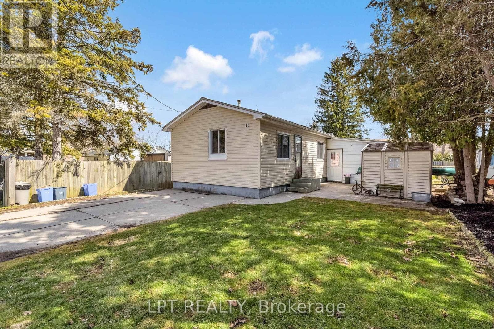 2 bed 1 bath single family at 198 MUNROE STREET — $329,900