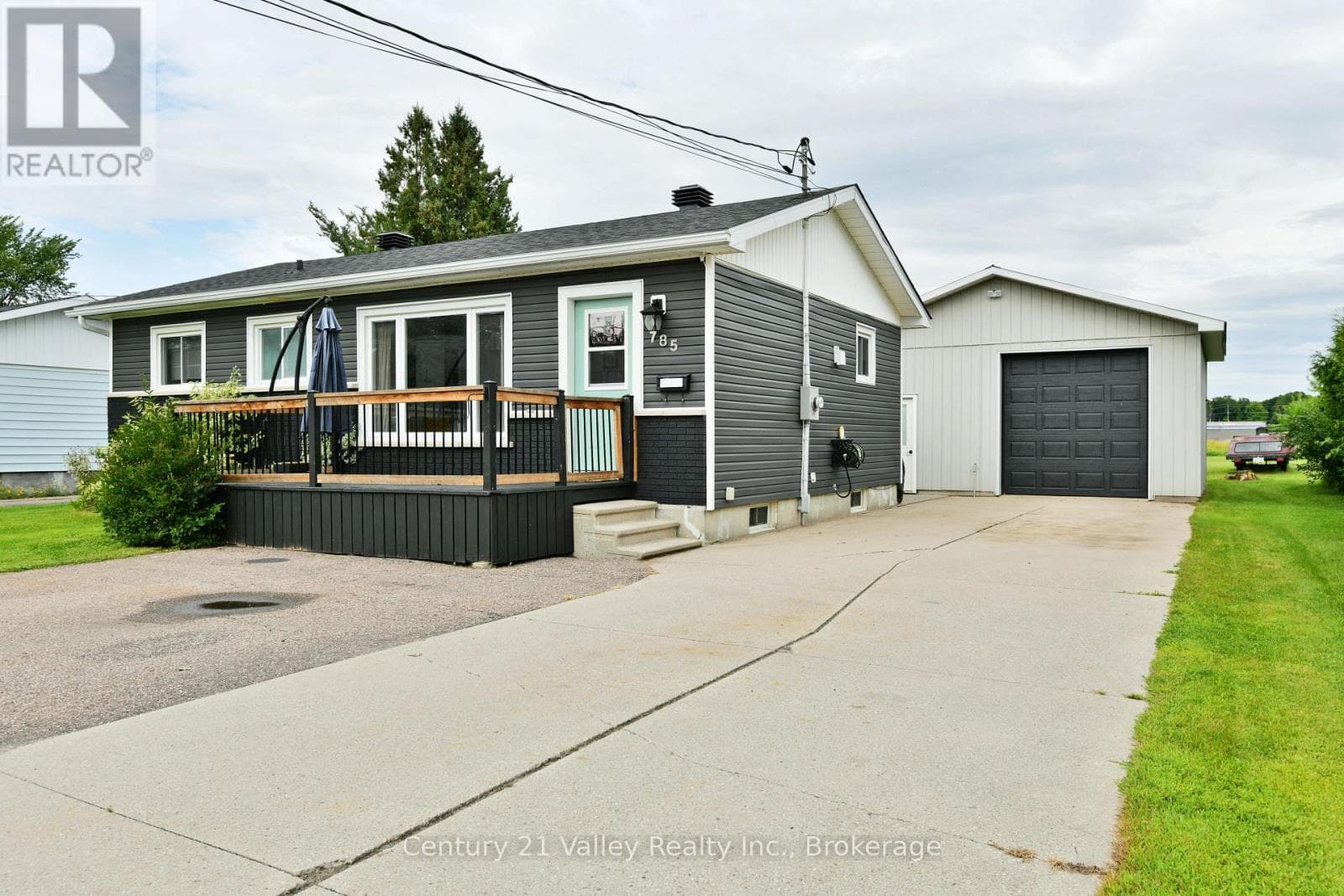 785 EIGHTH STREET photo 2