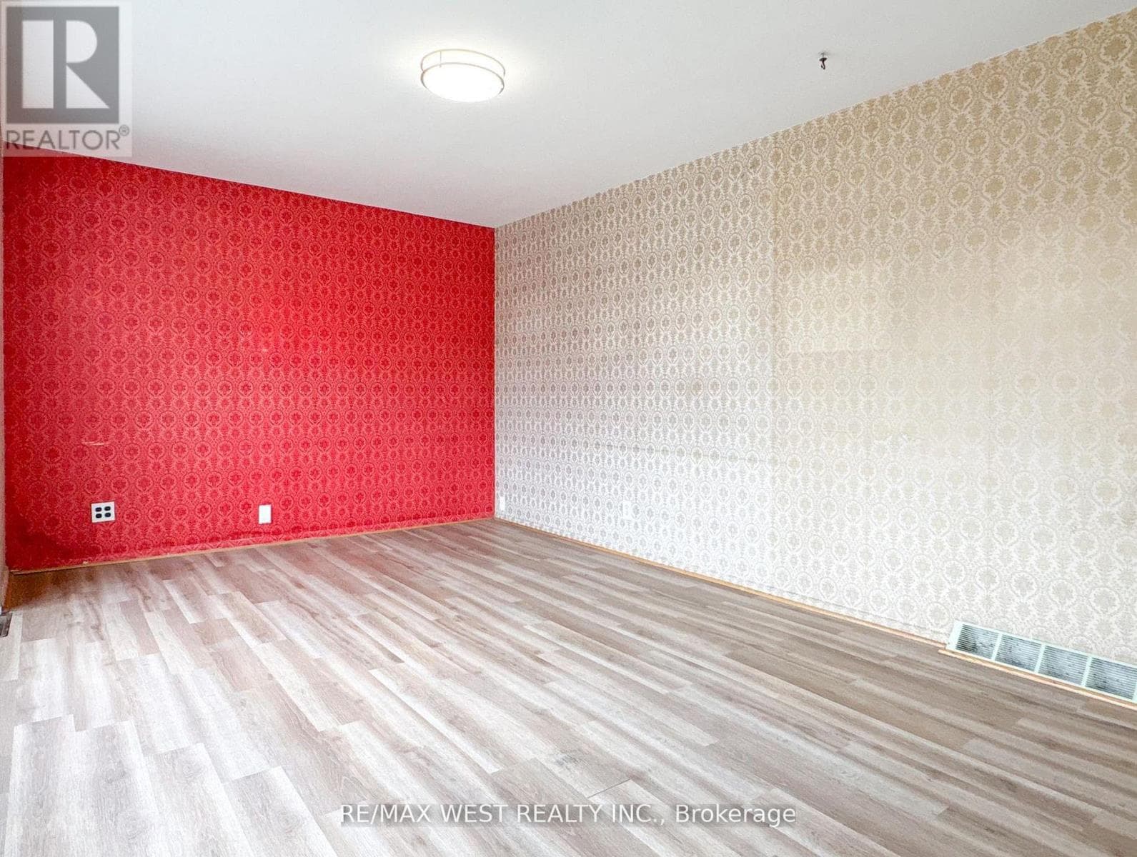 32 BROADLEAF ROAD photo 3