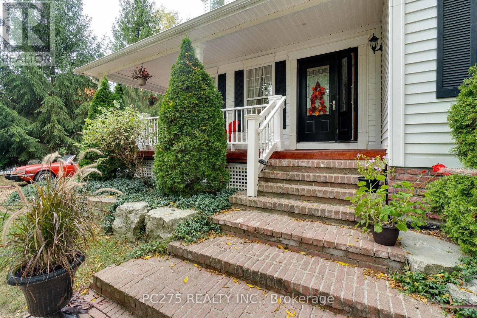 23 MACTAVESH CRESCENT photo 4