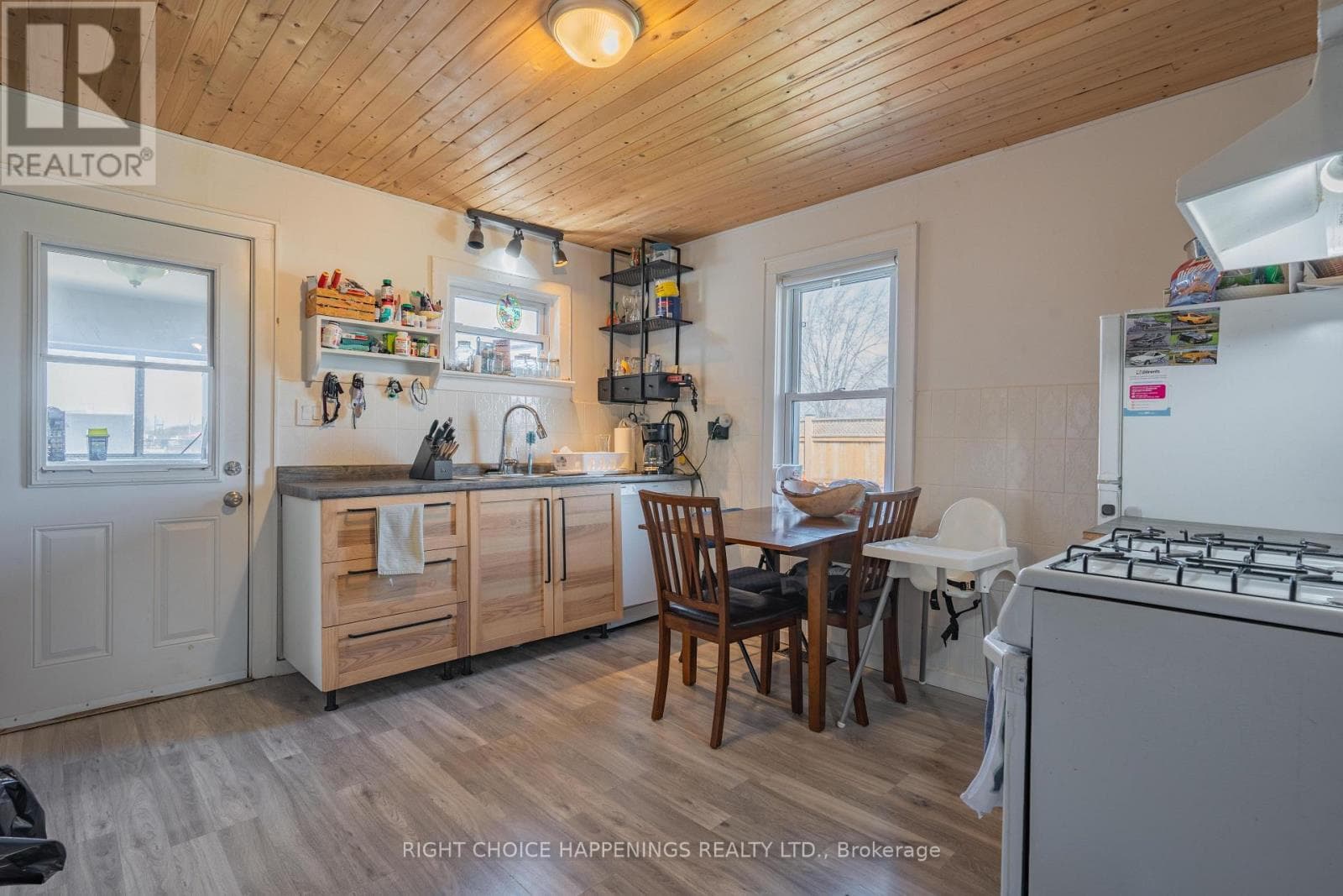 149 OAKWOOD STREET photo 5