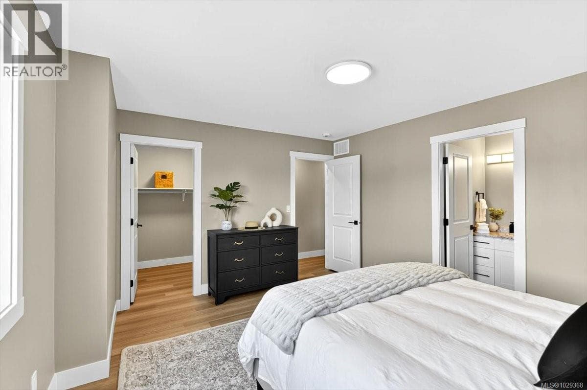 104 5535 Woodland Cres E photo 2