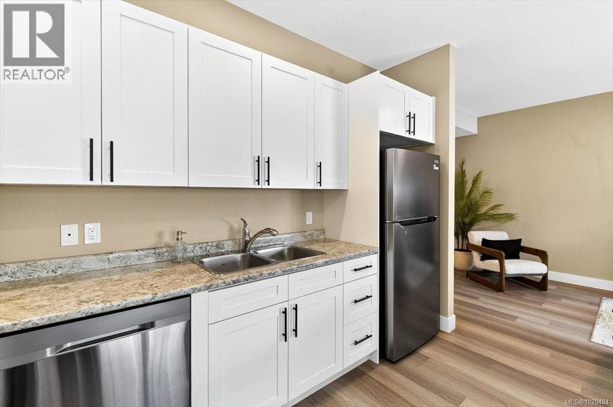 107 5535 Woodland Cres E photo 5