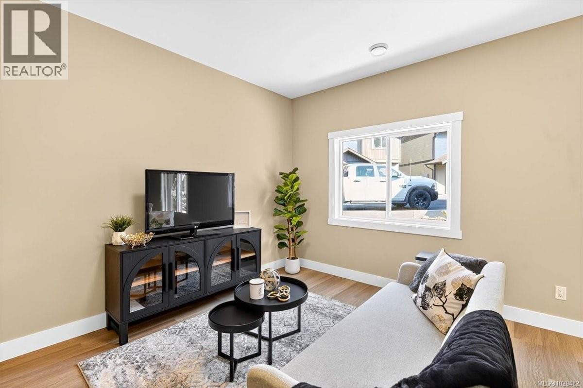 103 5535 Woodland Cres E photo 5