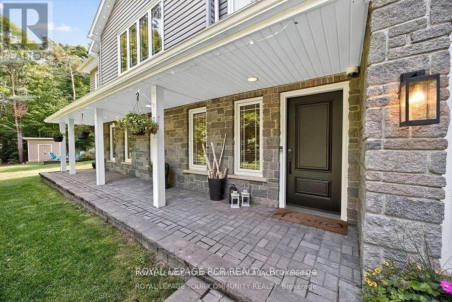 135 HURONWOODS DRIVE photo 4