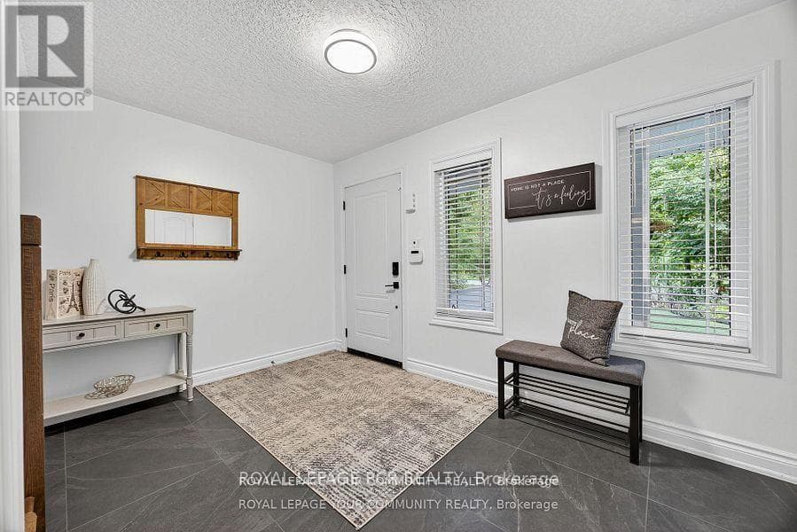 135 HURONWOODS DRIVE photo 5