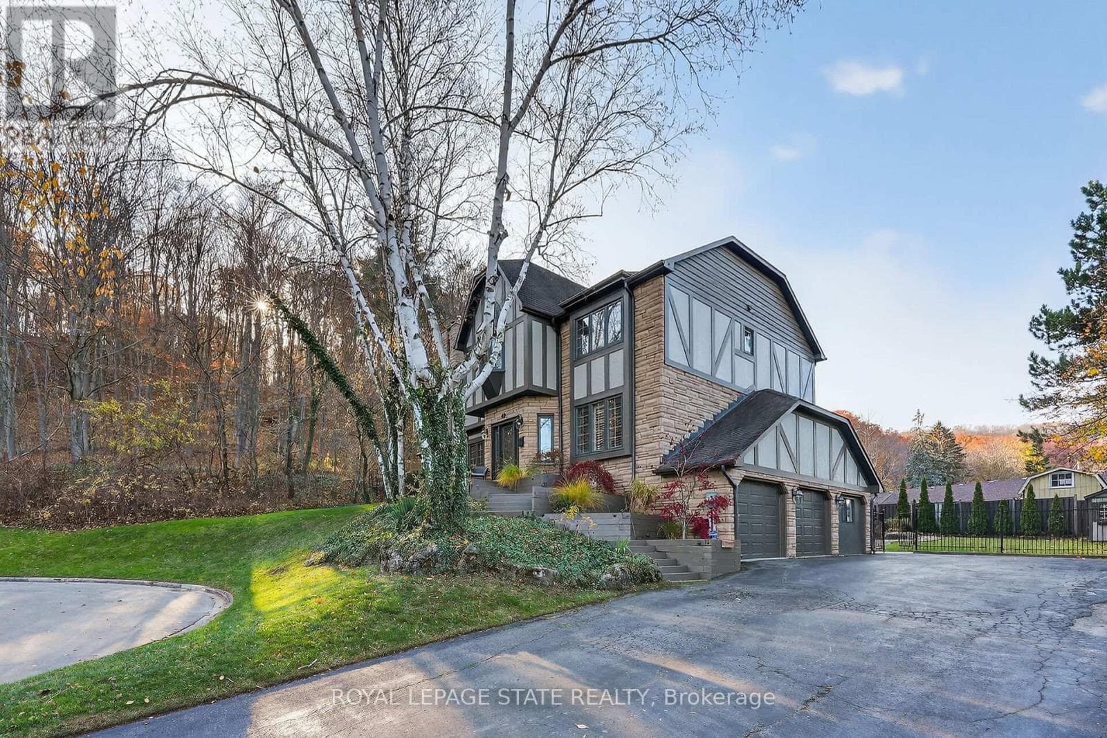 40 PARKWOOD ROAD photo 2