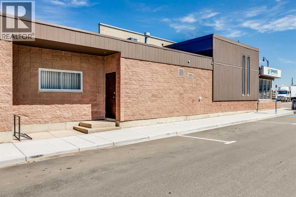 5120 50 Avenue — photo 3