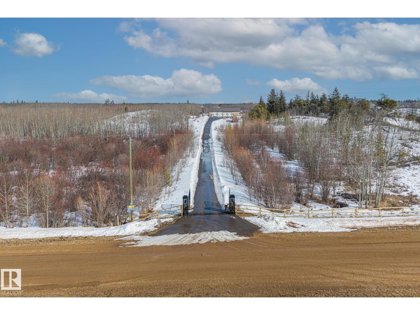 56515 RGE ROAD 222 photo 2