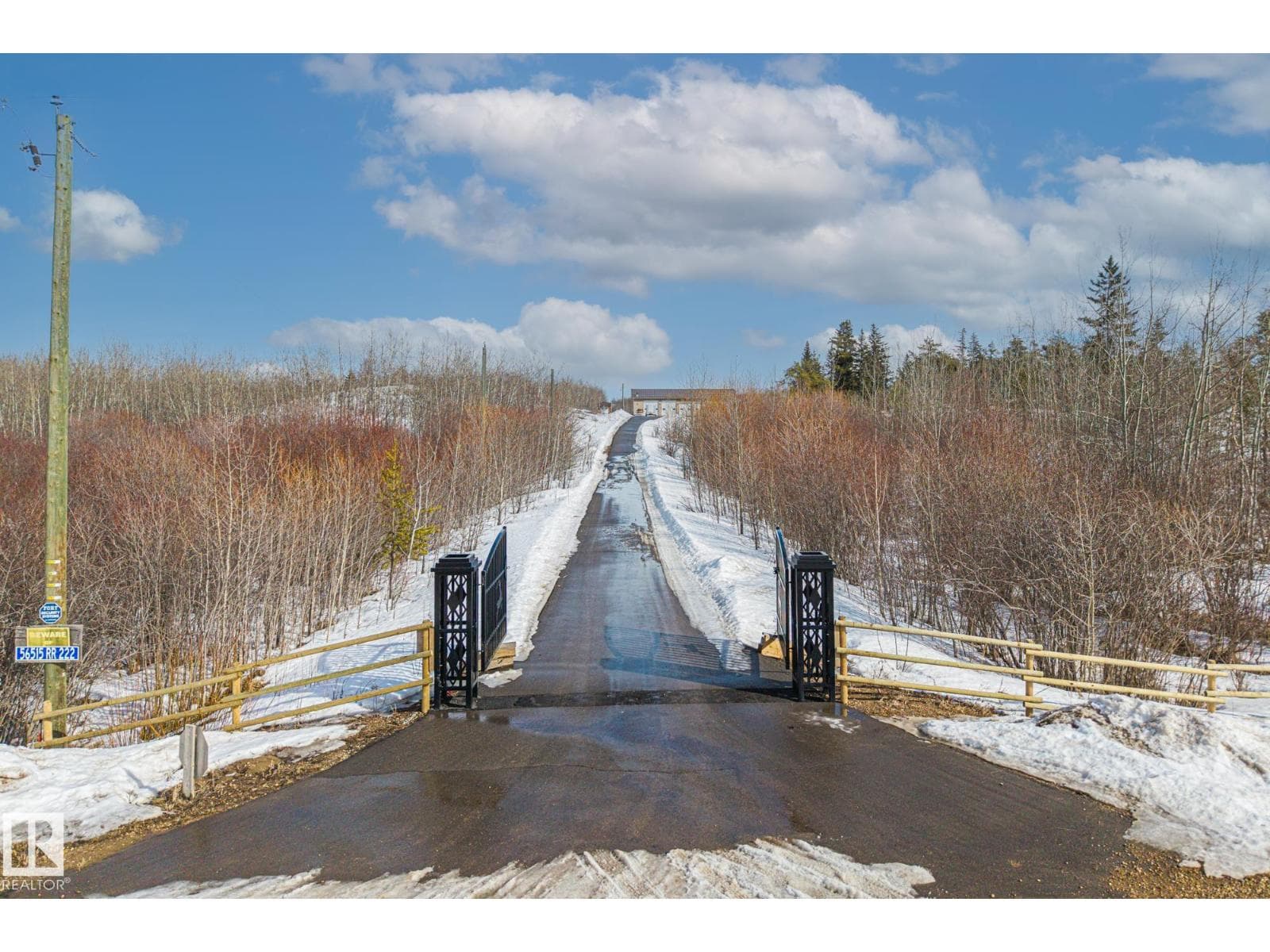 56515 RGE ROAD 222 photo 3