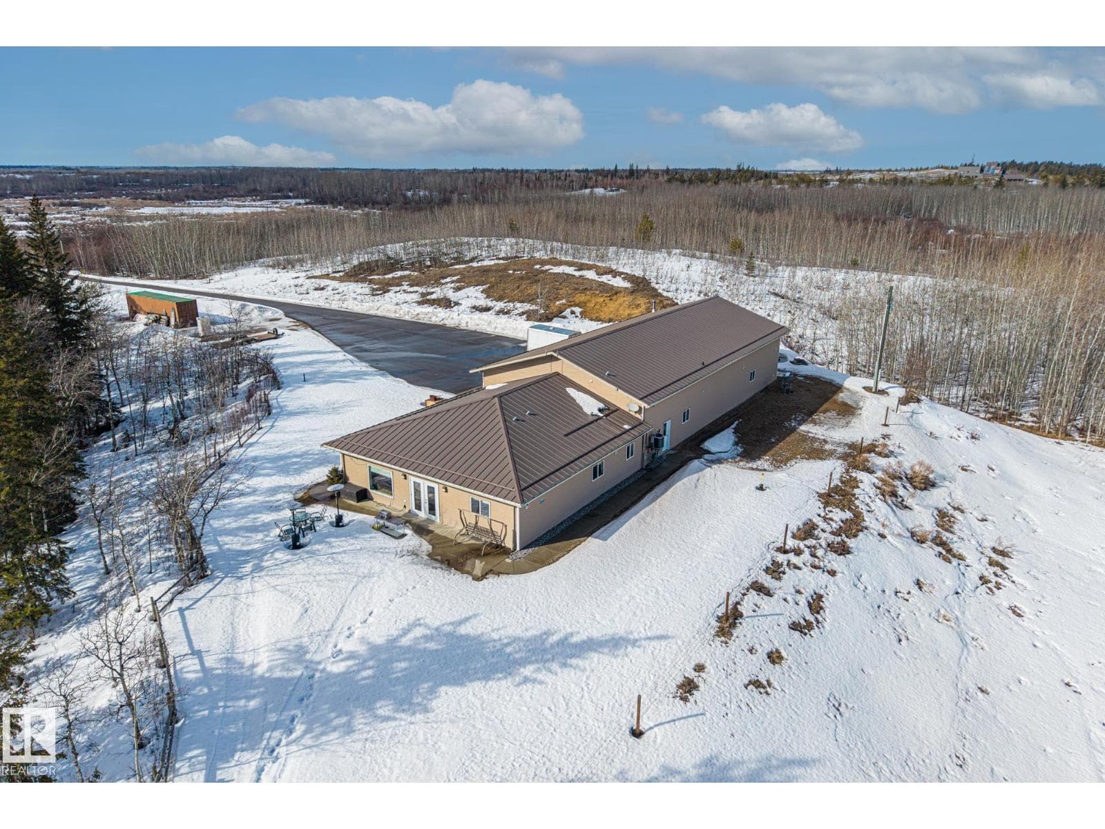 56515 RGE ROAD 222 photo 5