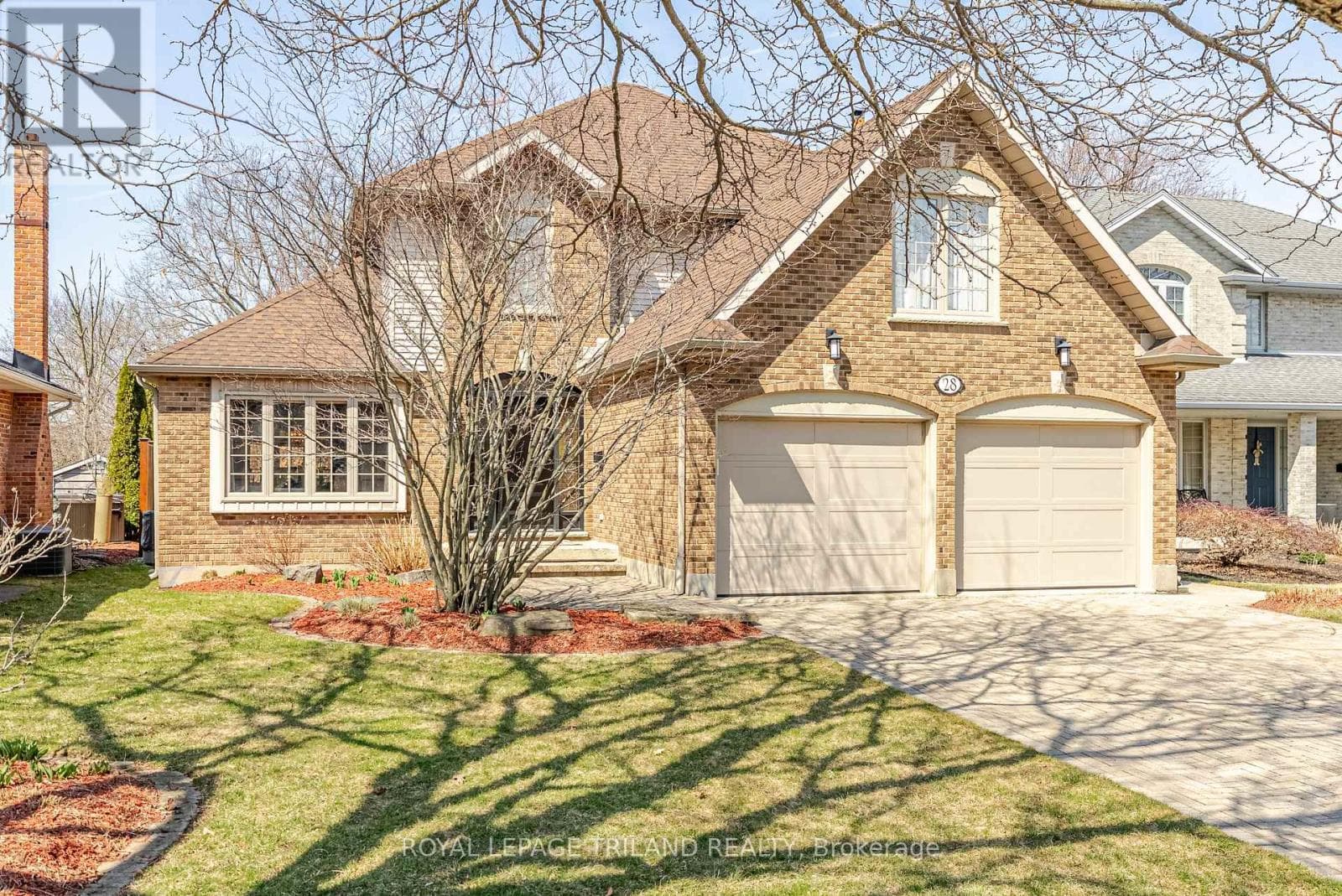28 SINCLAIR CRESCENT photo 3
