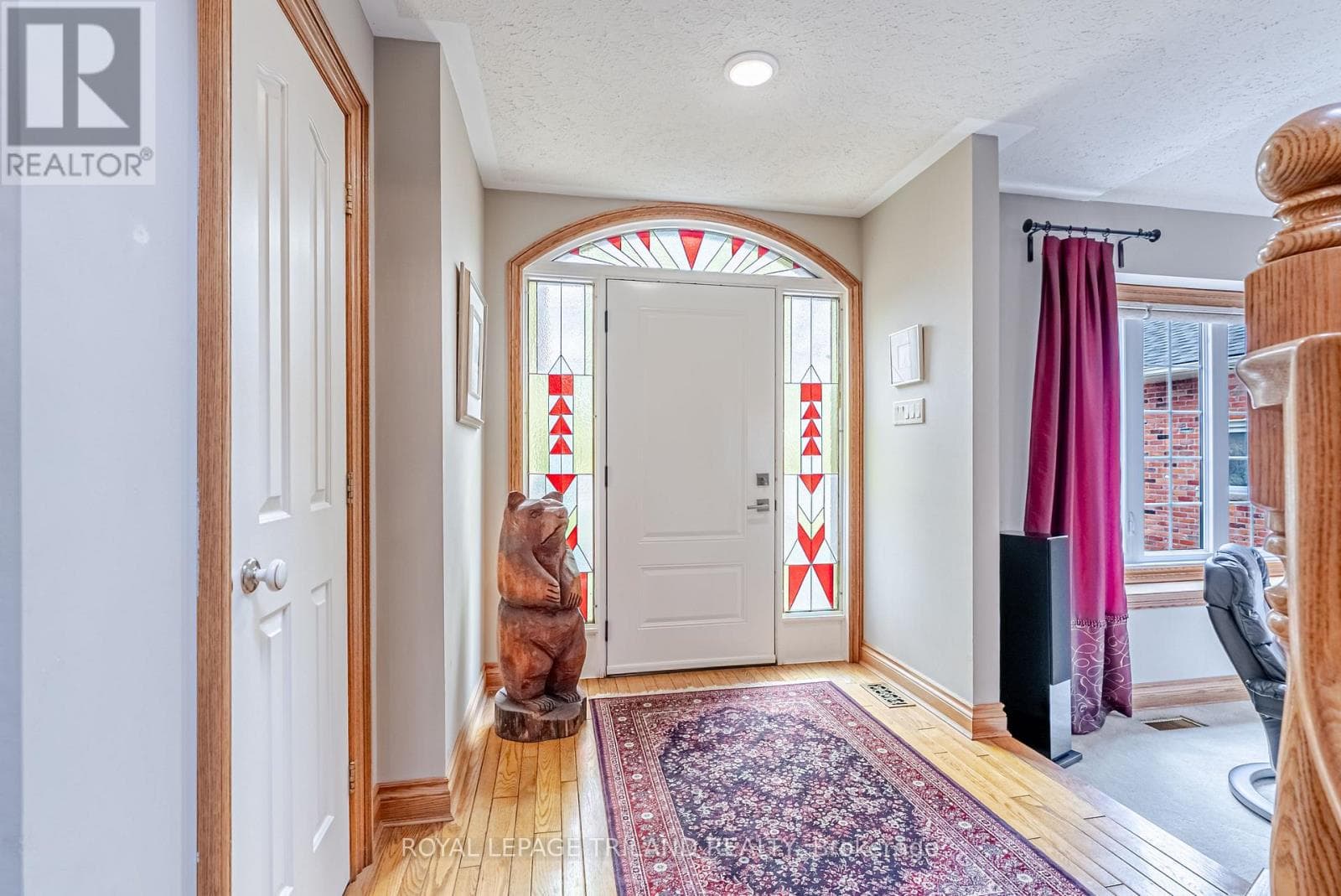28 SINCLAIR CRESCENT photo 4