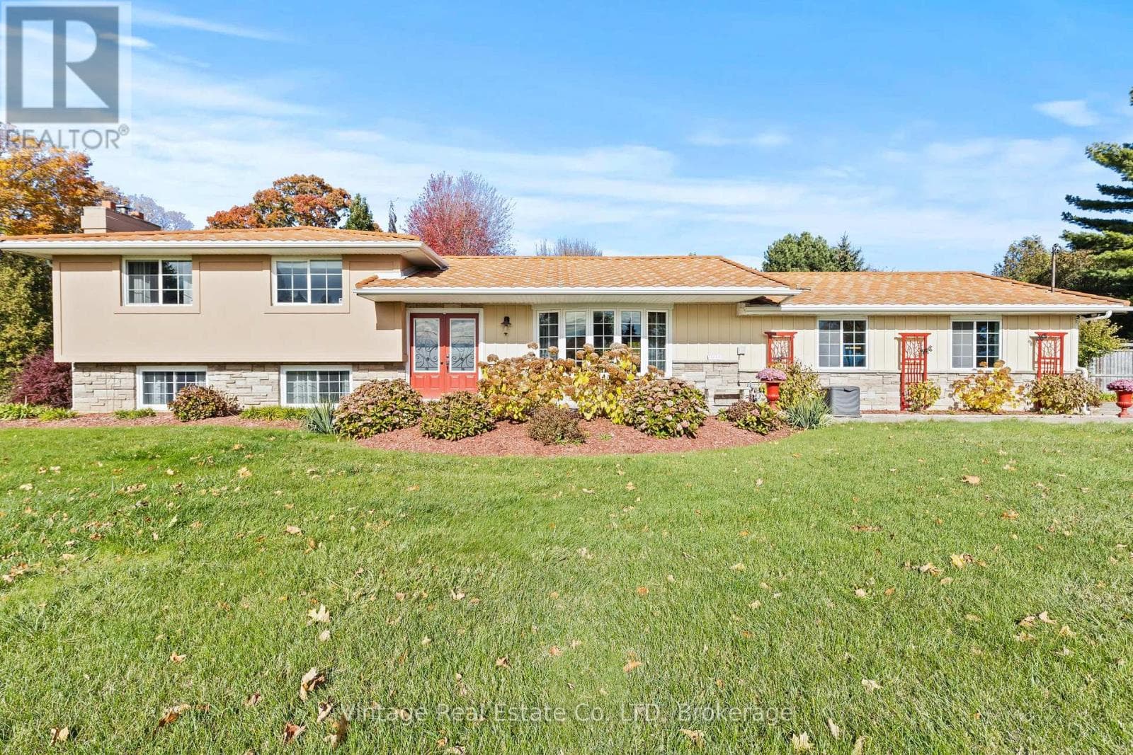 1841 SUNSET LANE photo 3