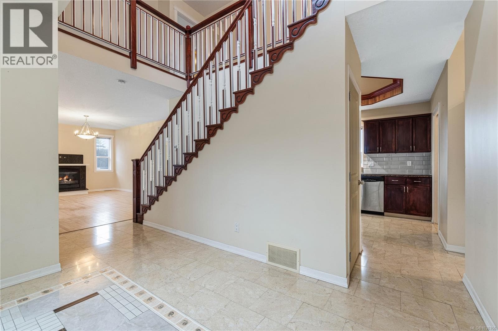 6183 Dennie Lane photo 4