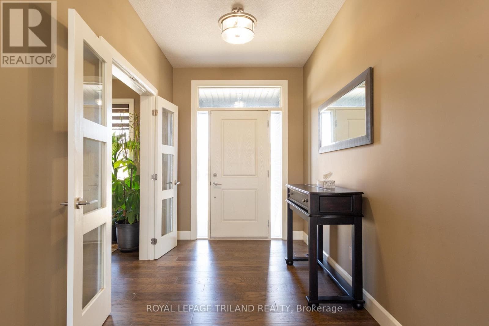253 BOARDWALK WAY photo 2