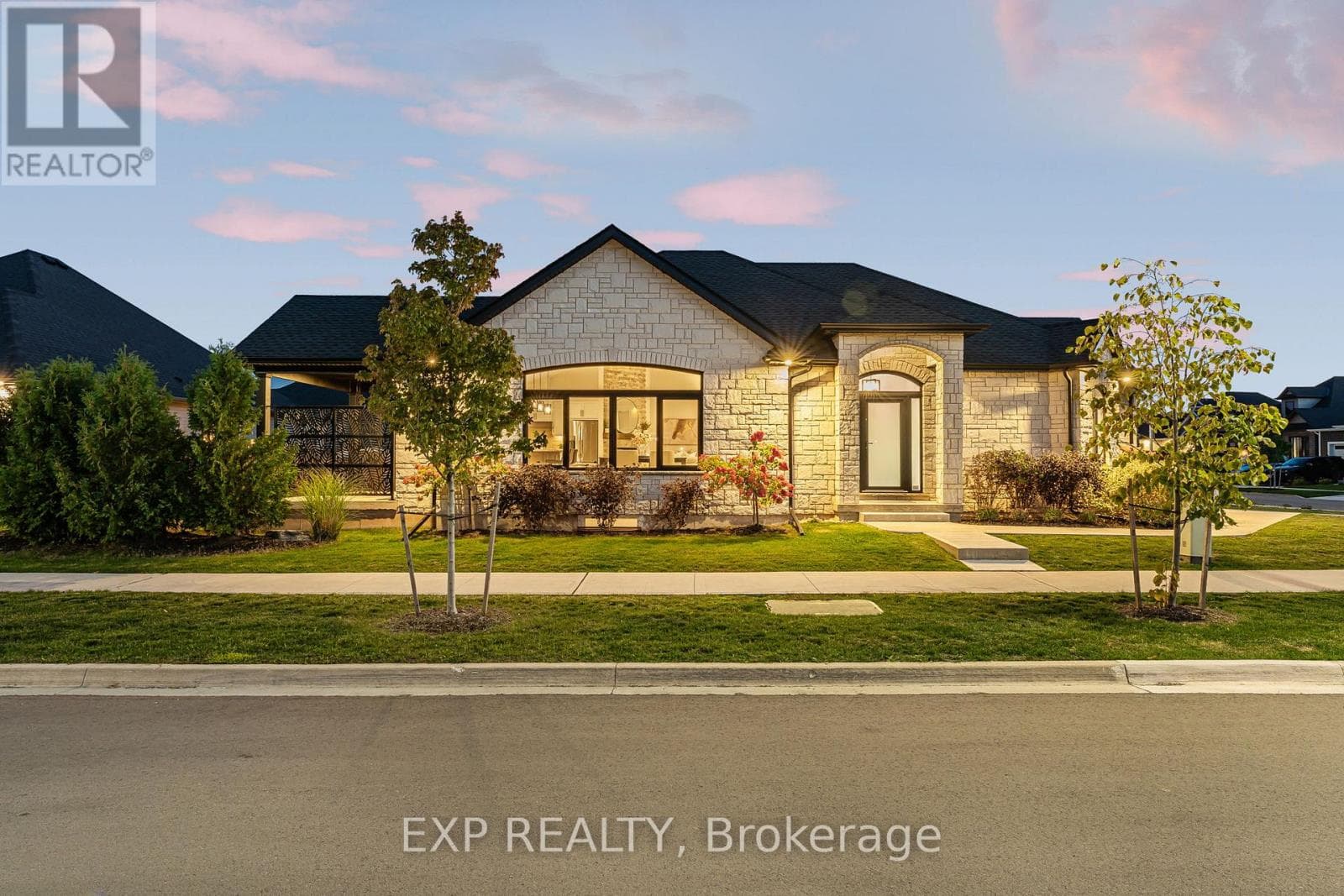 4242 VILLAGE CREEK DRIVE photo 3