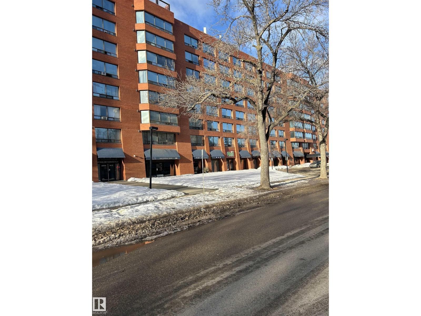 #422 10160 114 ST NW NW