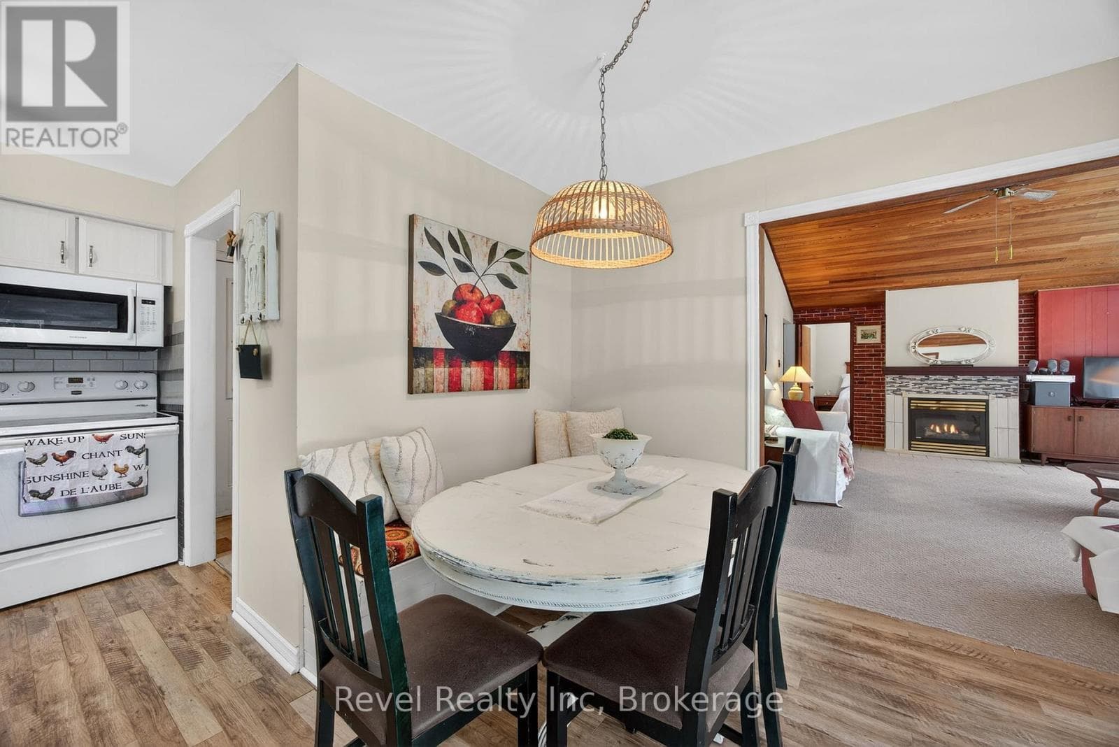 8 MANITOU CRESCENT photo 5