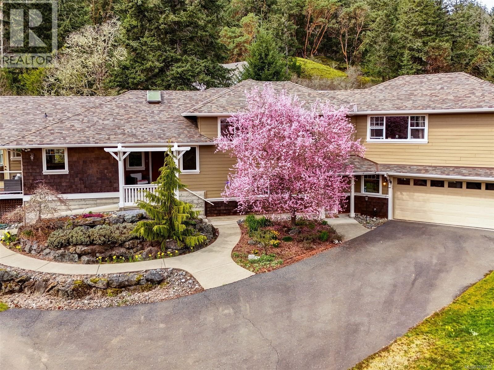 4 bed 4 bath single family at 1046 Summer Breeze Lane — $1,499,000