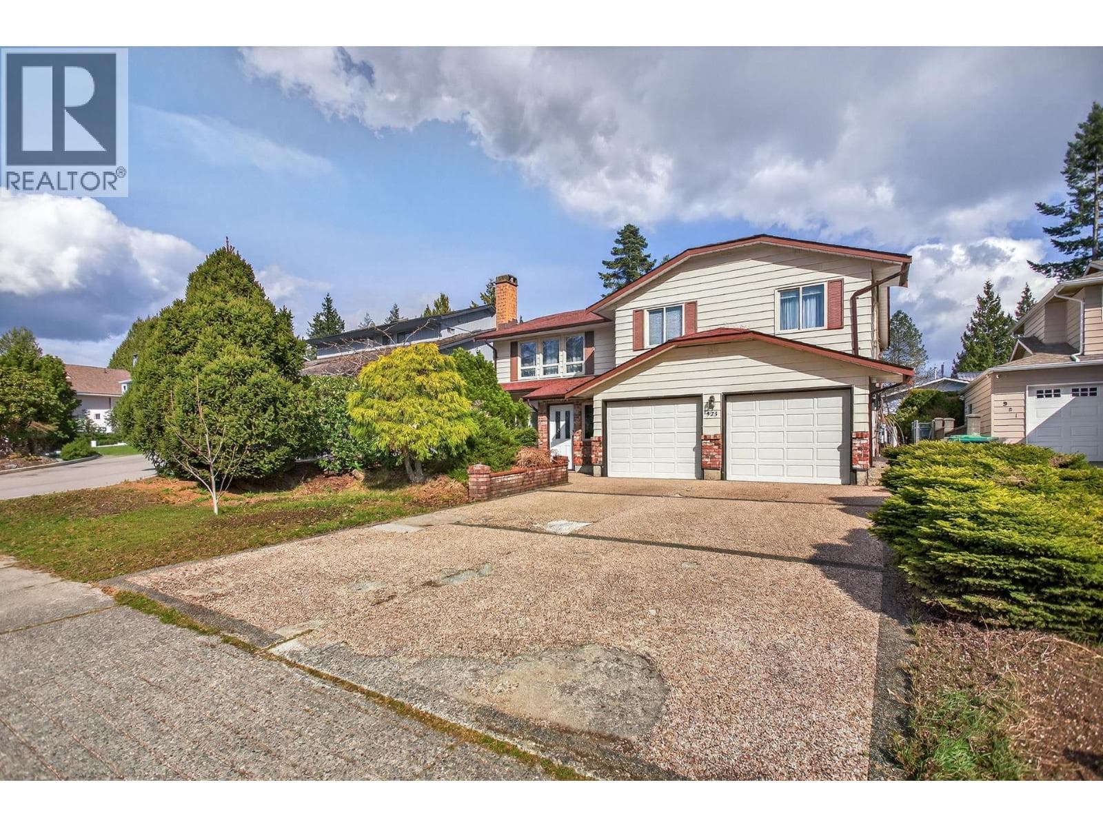 925 MERRITT STREET photo 3