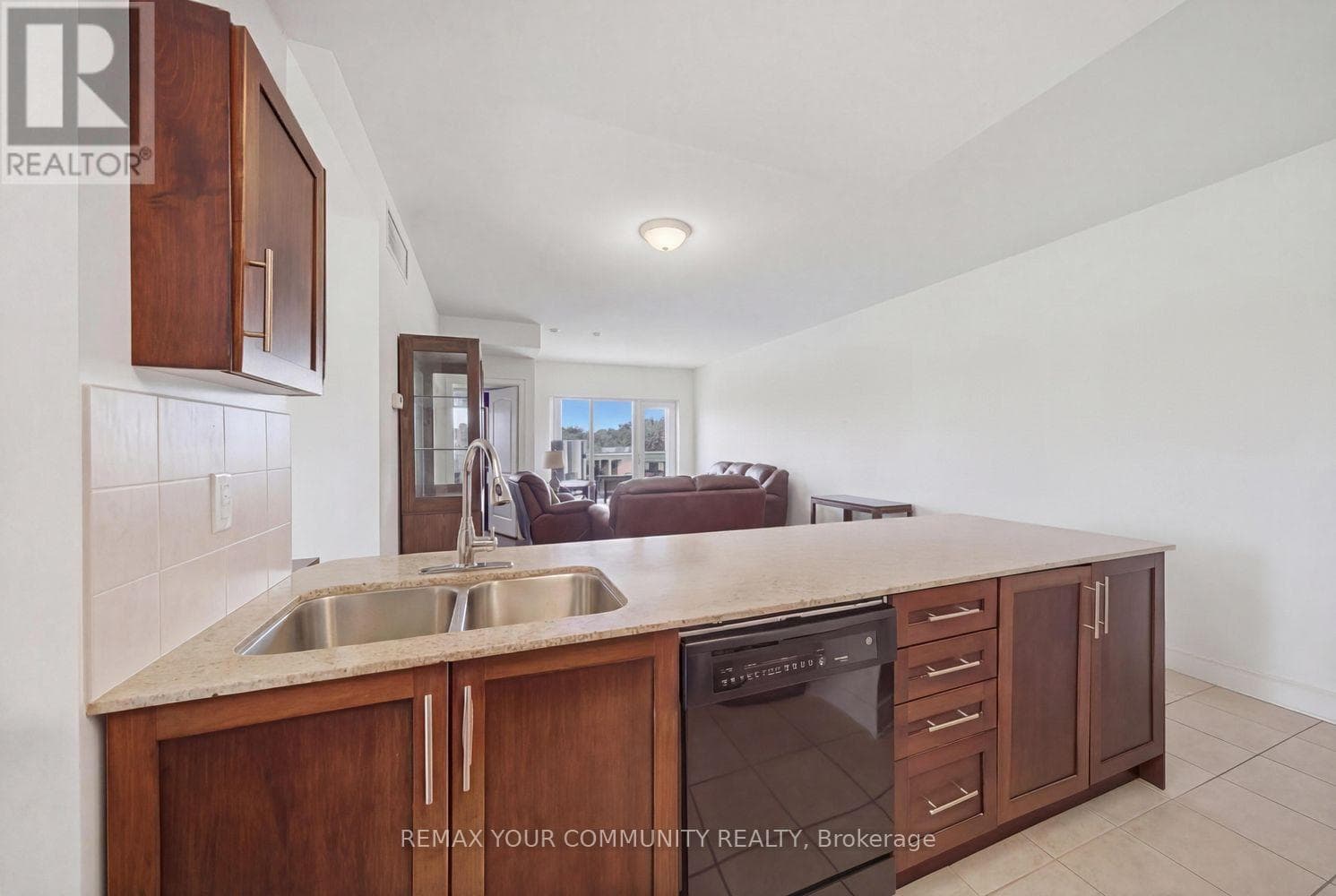 505 - 160 WOODBRIDGE AVENUE photo 5