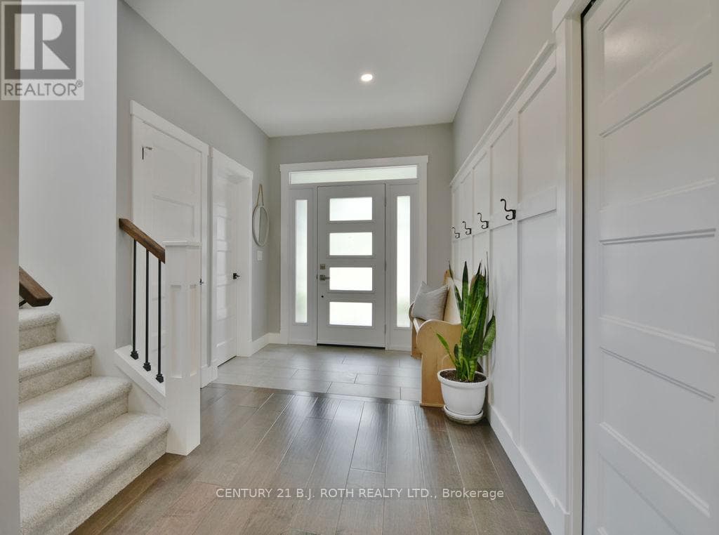 14 EDWARD STREET W photo 3