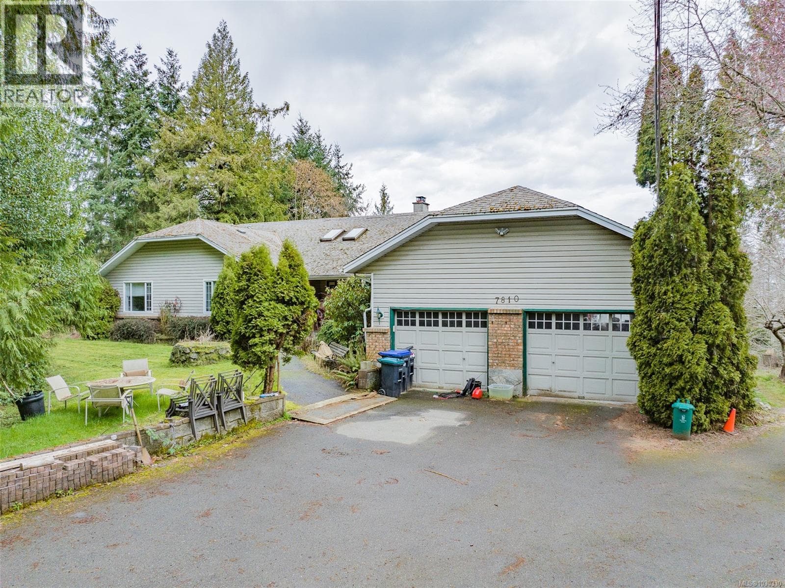 5 bed 5 bath single family at 7810 Aats Rd — $1,049,000