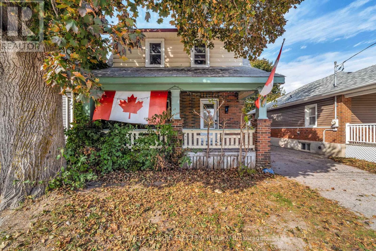 112 LANSDOWNE STREET W photo 3
